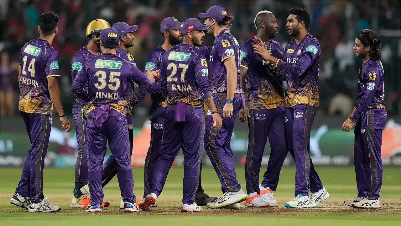 KKr team in ground