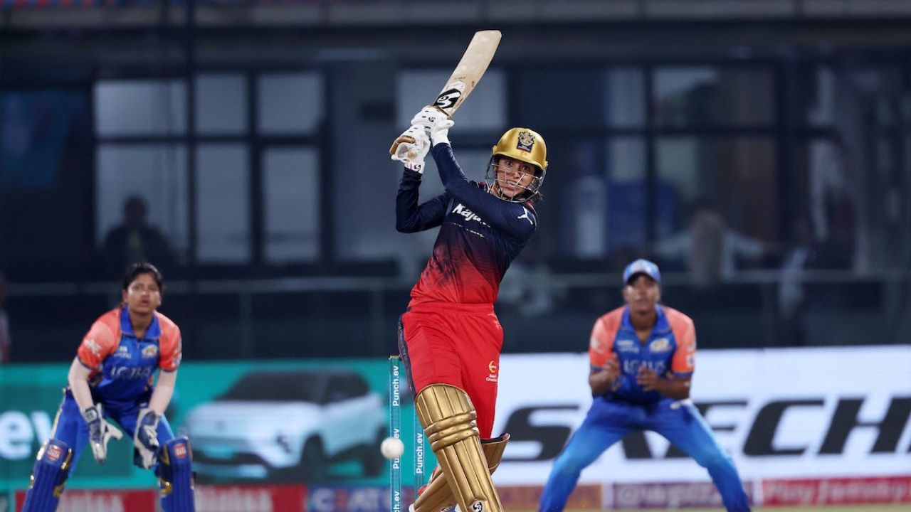 smirti mandhana playing against delhi capitals